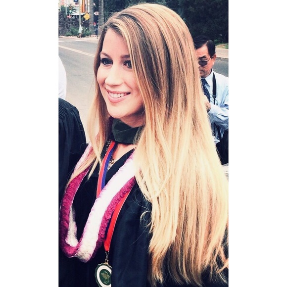 Meet your Posher, Allison - Picture 2 of 5